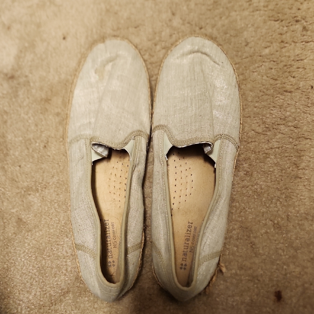 Naturalizer Light Tan Casual Slip-Ons
